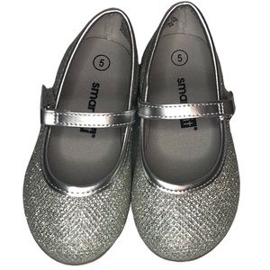 Smart fit sparkly shoes